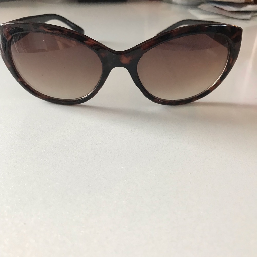 Elle sunglasses